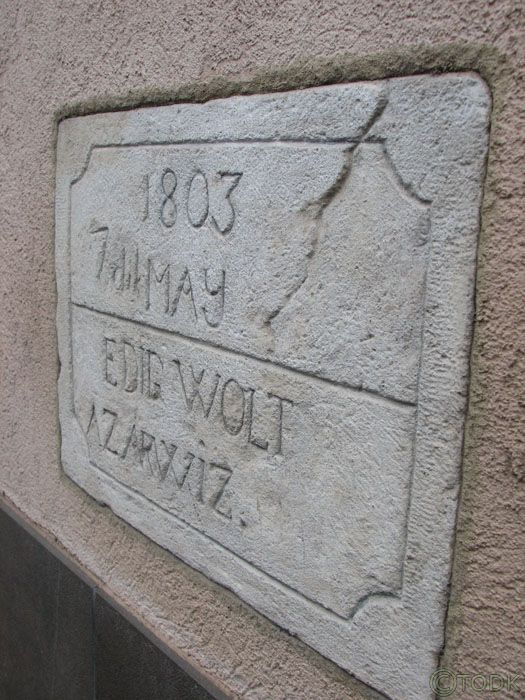 306